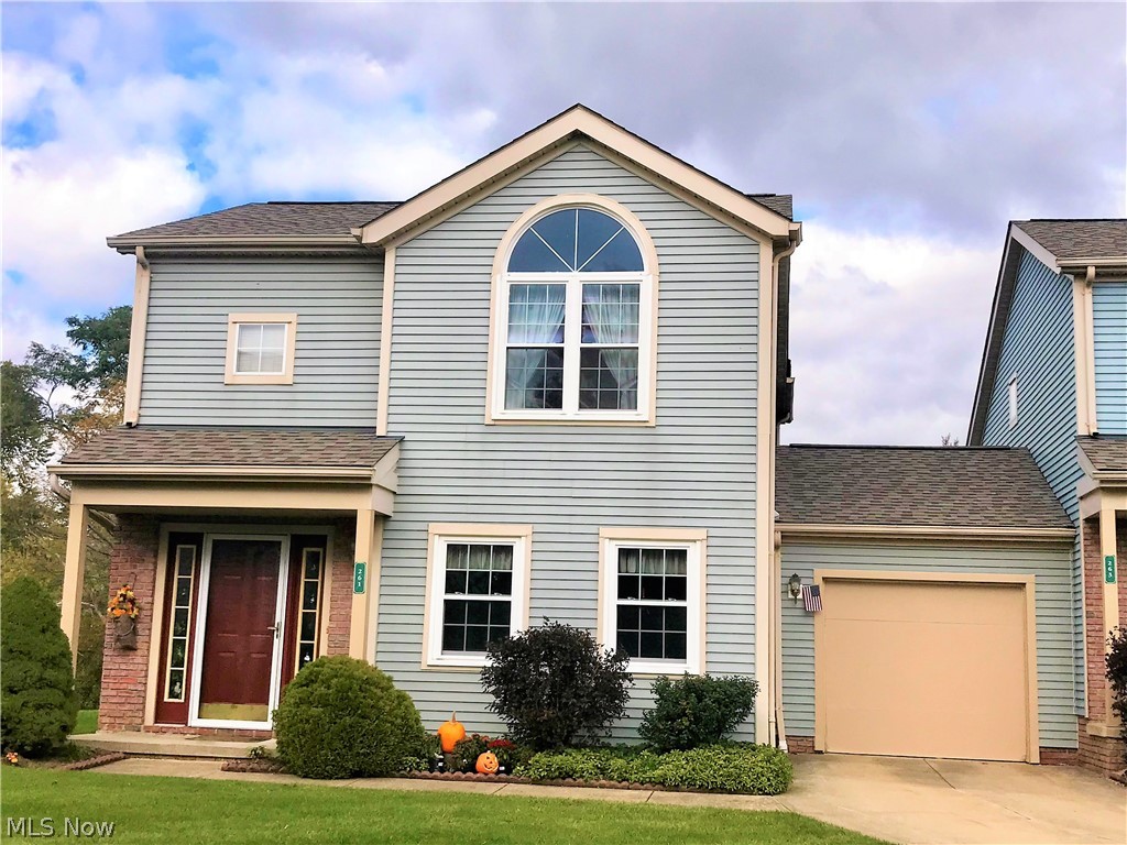 Great location, spacious comfortable 3 bedroom town home in Huntsford Farms. End-unit with great back yard views from your deck. Over looking the Huntsford Pond. Spacious two story Family Room, over looks eat in kitchen, that includes all appliances. Main floor laundry room. Bedroom three is located on the first floor with access to a full bathroom. This room can also be your office, living room or a formal dining room. A great flex space. Master bedroom with two large closets and vaulted ceiling. HOA provides a community pool, gym, tennis courts. Roof approx. 3 yrs. old, many newer windows. Washer/Dryer included. A Wonderful Place To Call Home.