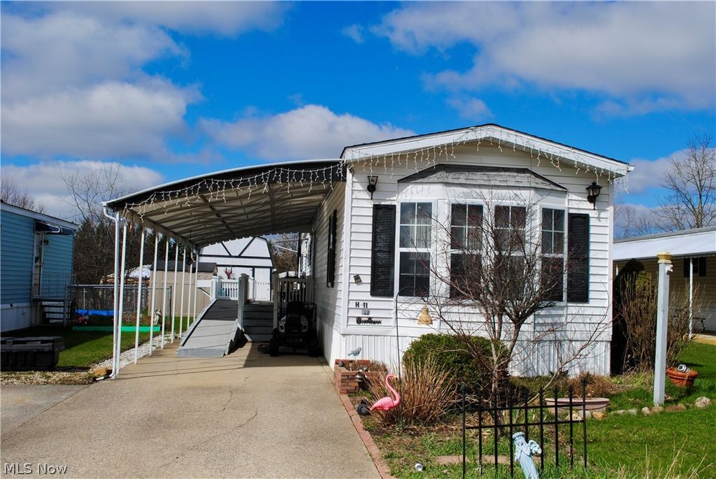 Photo of 1166 Lafayette Road #H11, Medina, OH 44256 (MLS # 5196909)