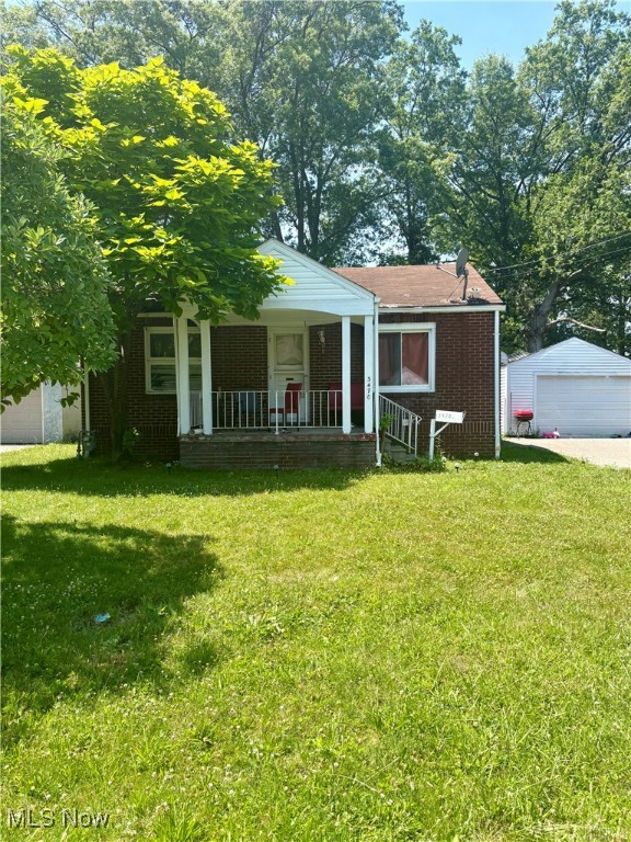 Looking for a home in the desirable Liberty school district? You have to check out this adorable two bedroom home just minutes from shopping, restaurants & highways. Enter into a large living room and pass through the eat in kitchen to get to the spacious family room in the back of the home. The first floor also features two nice sized bedrooms and a full bathroom. Potential lies in the full basement with an additional bathroom space and large backyard space is great for entertaining. Currently tenant occupied - Pictures are prior to tenant moving in. Schedule a showing today!