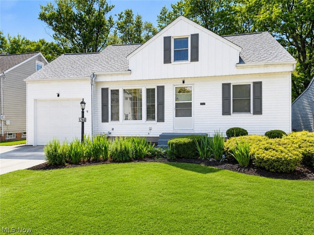 Photo of 1260 Churchill Road, Lyndhurst, OH 44124 (MLS # 5222124)
