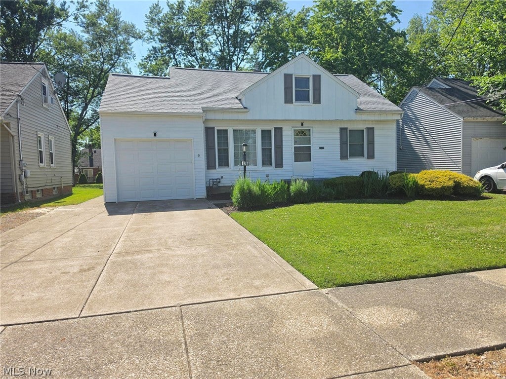 Photo of 1260 Churchill Road, Lyndhurst, OH 44124 (MLS # 5222124)