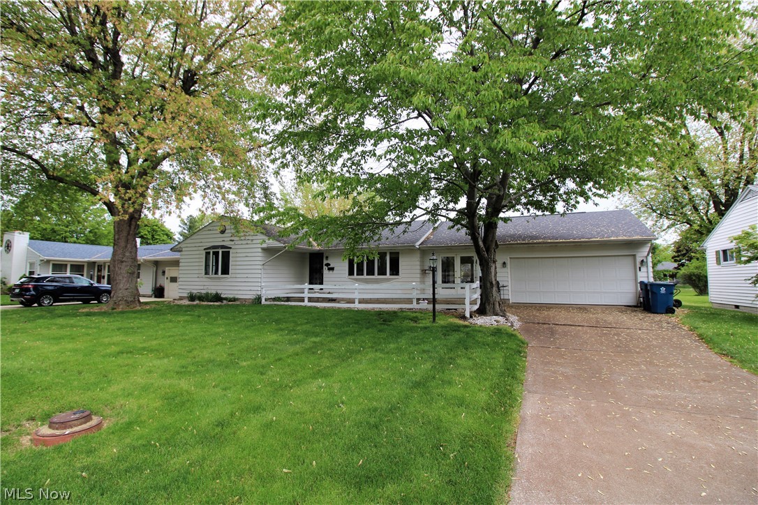 3 bedroom, 2 full bath ranch home near the High school and Middle School. Fantastic layout with a 2 car attached garage. Large backyard too! Call today to take a look.