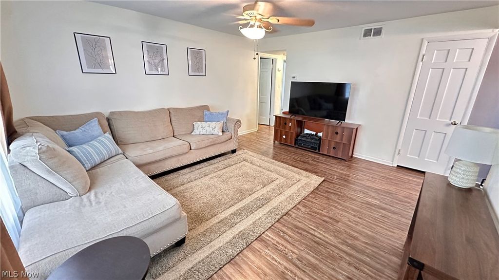 Photo of 1206 Genesee Avenue, Mayfield Heights, OH 44124 (MLS # 5208734)