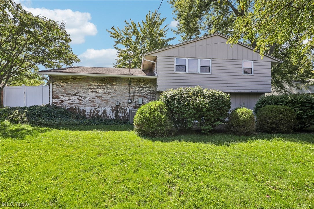 6423 Luton Court