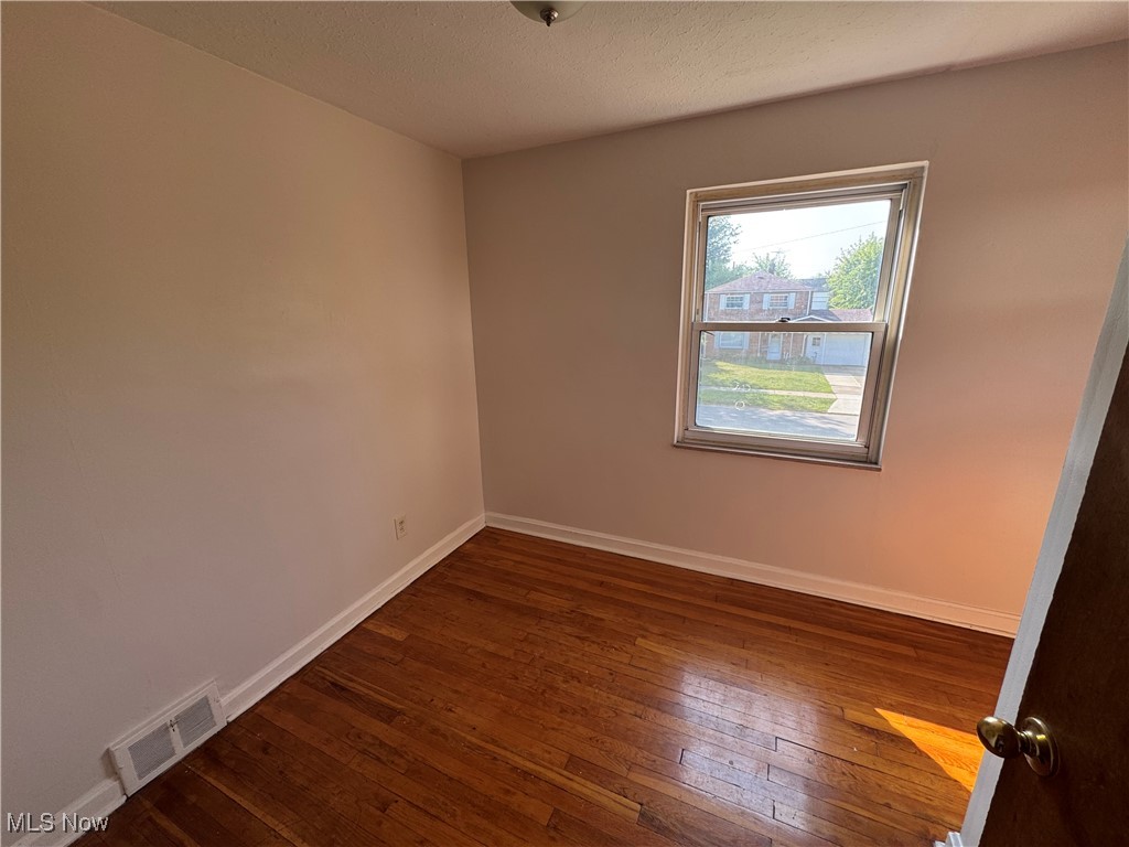 Knickerbocker Land Cos Erie S - Residential Lease