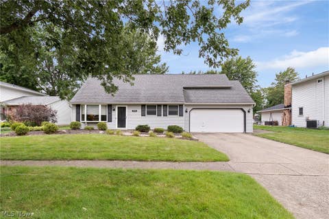 Homes For Sale - 380 Naples Drive<br/> Elyria, OH 44035