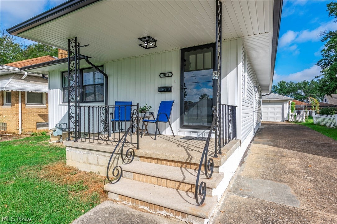 1058 W 29th Street