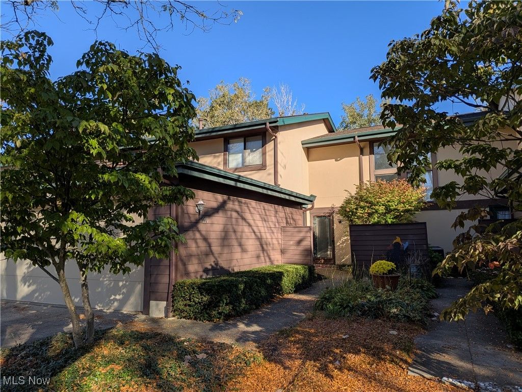 Photo of 210 Teal Trace #210, Mayfield Heights, OH 44124 (MLS # 5163639)