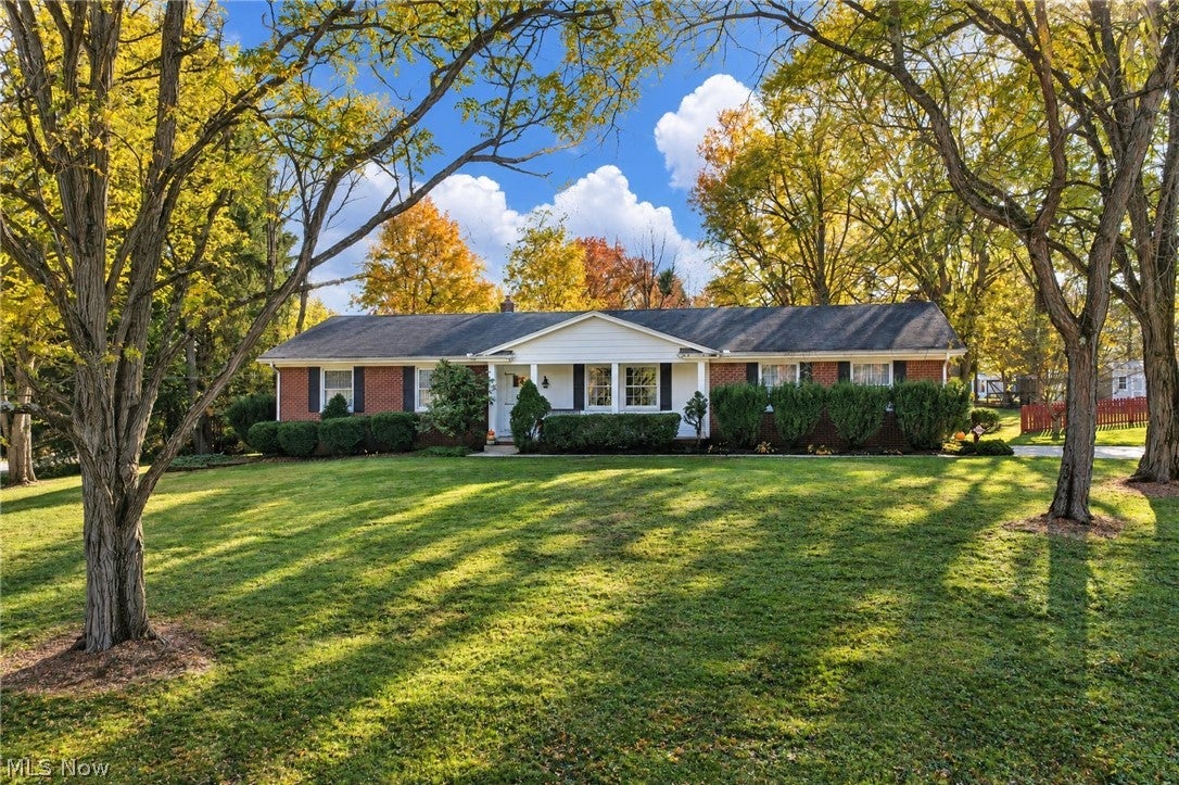 594 N Hidden Valley Road