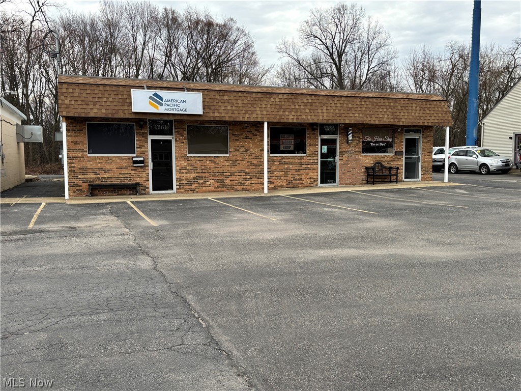 Photo 1 of 19 — 1305-1363 S Raccoon Road, Youngstown, OH 44515