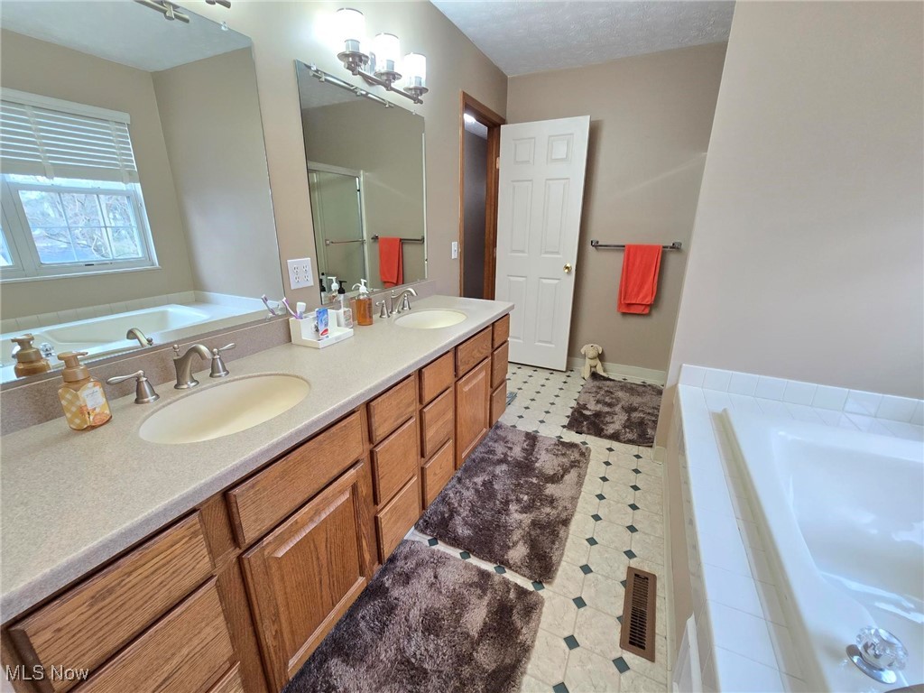 9449 Whalers Cove, Mentor, Ohio image 26