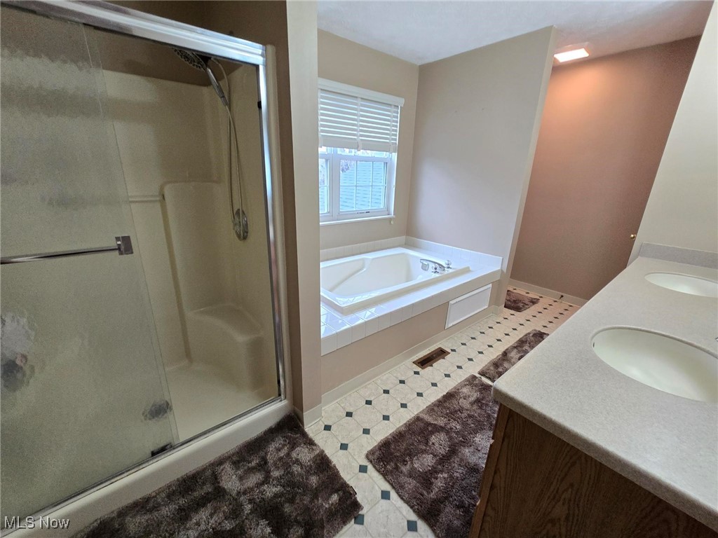 9449 Whalers Cove, Mentor, Ohio image 25