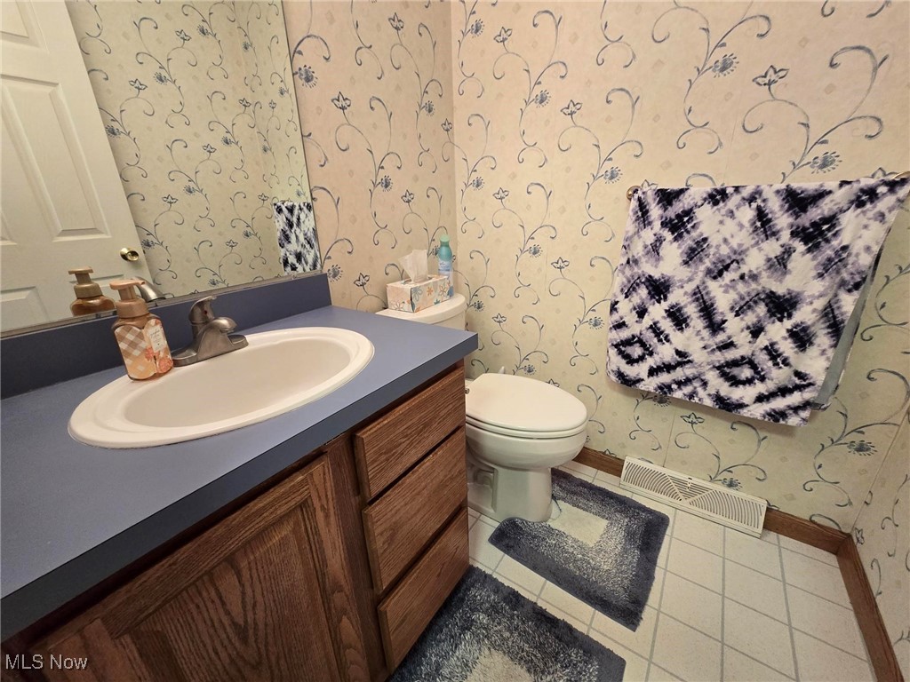 9449 Whalers Cove, Mentor, Ohio image 20