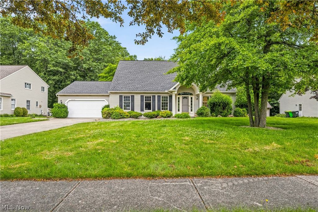 Photo of 32336 Redwood Boulevard, Avon Lake, OH 44012 (MLS # 5223065)