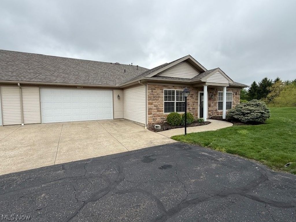 Photo of 3077 Whitewood Street NW, North Canton, OH 44720 (MLS # 5206463)
