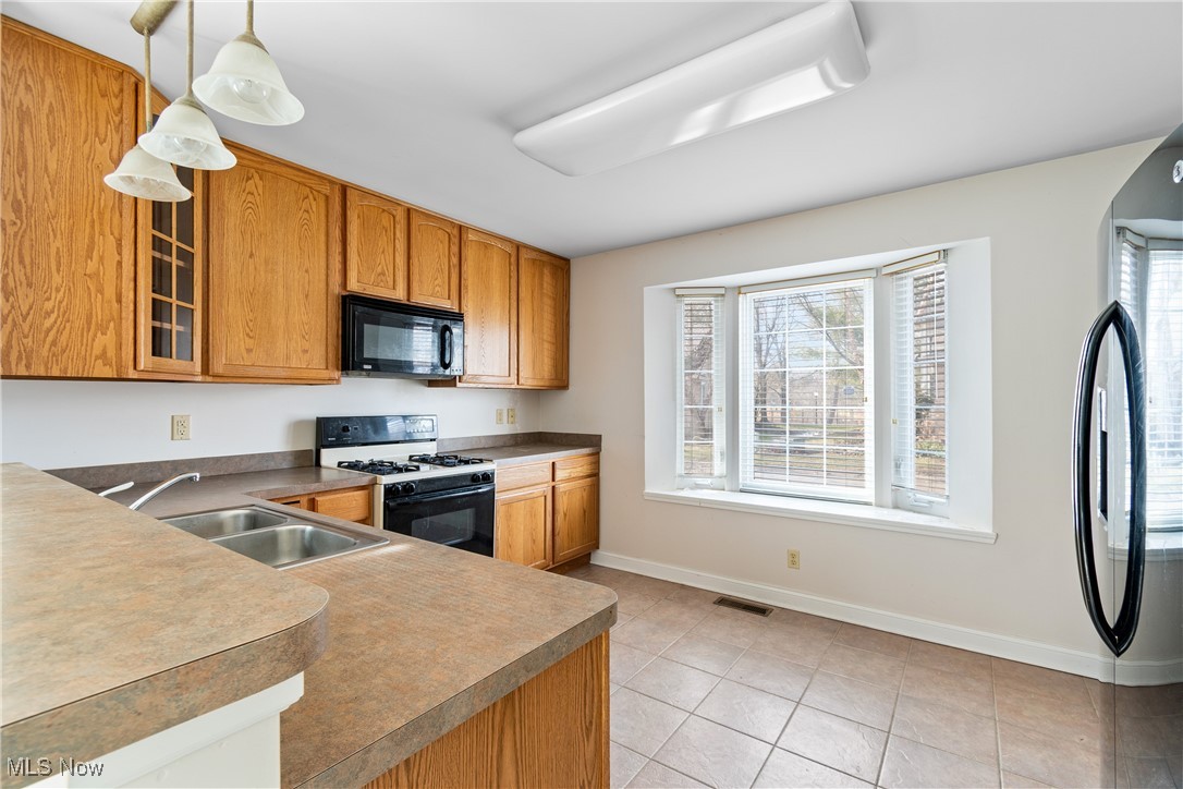 753 Cascade Mills Drive, Akron, Ohio image 11