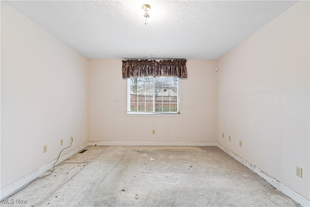 753 Cascade Mills Drive, Akron, Ohio image 15
