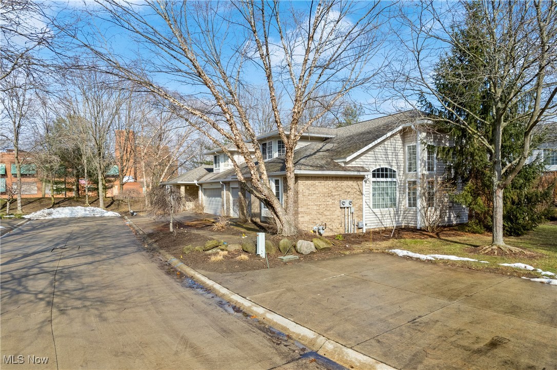 753 Cascade Mills Drive, Akron, Ohio image 28