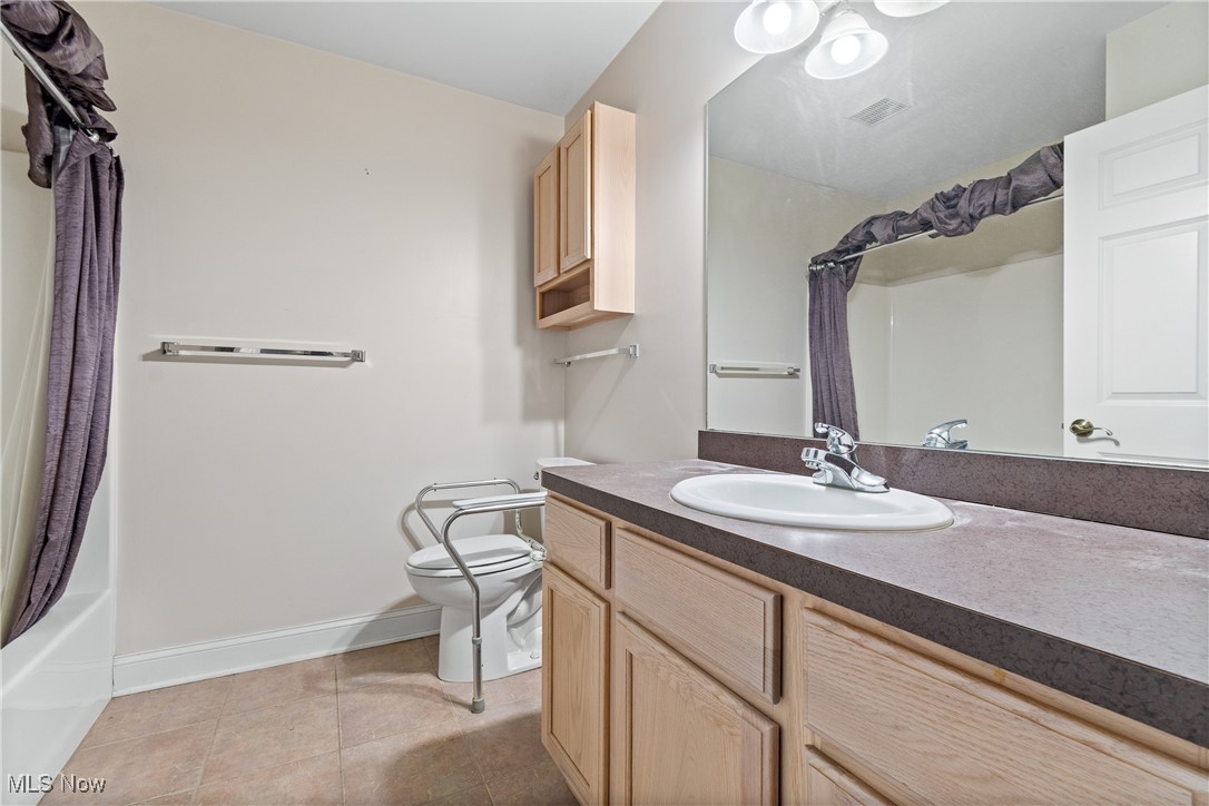 753 Cascade Mills Drive, Akron, Ohio image 13