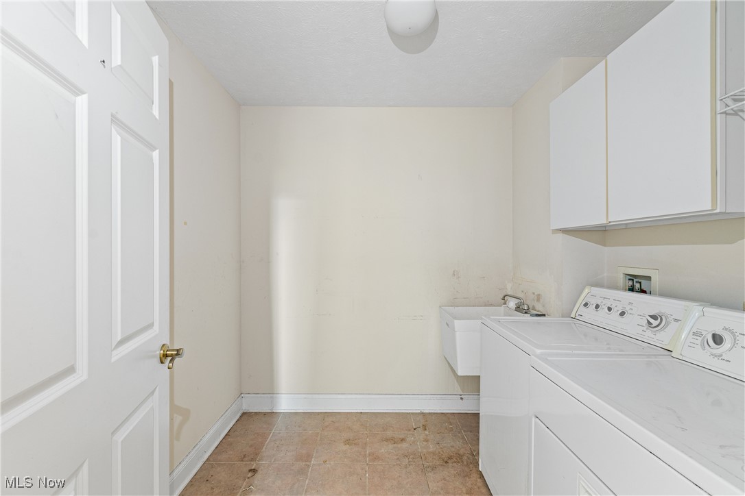 753 Cascade Mills Drive, Akron, Ohio image 14