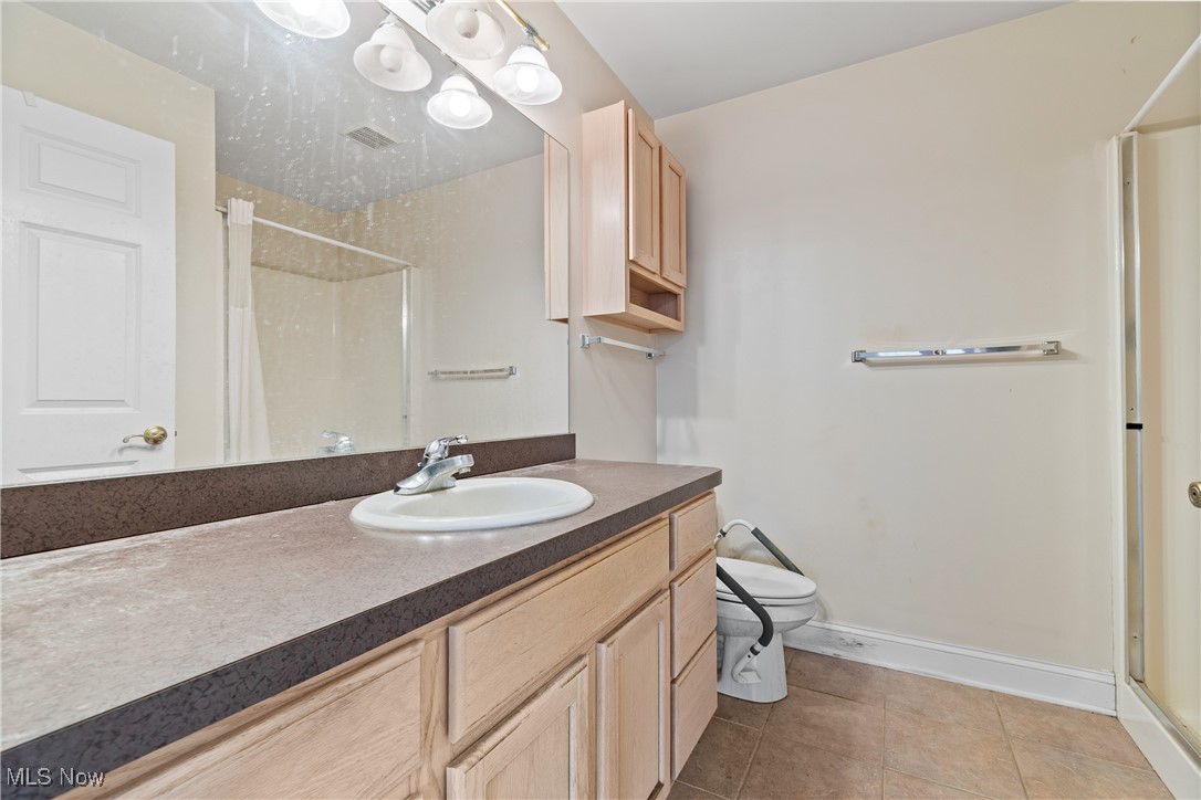 753 Cascade Mills Drive, Akron, Ohio image 17