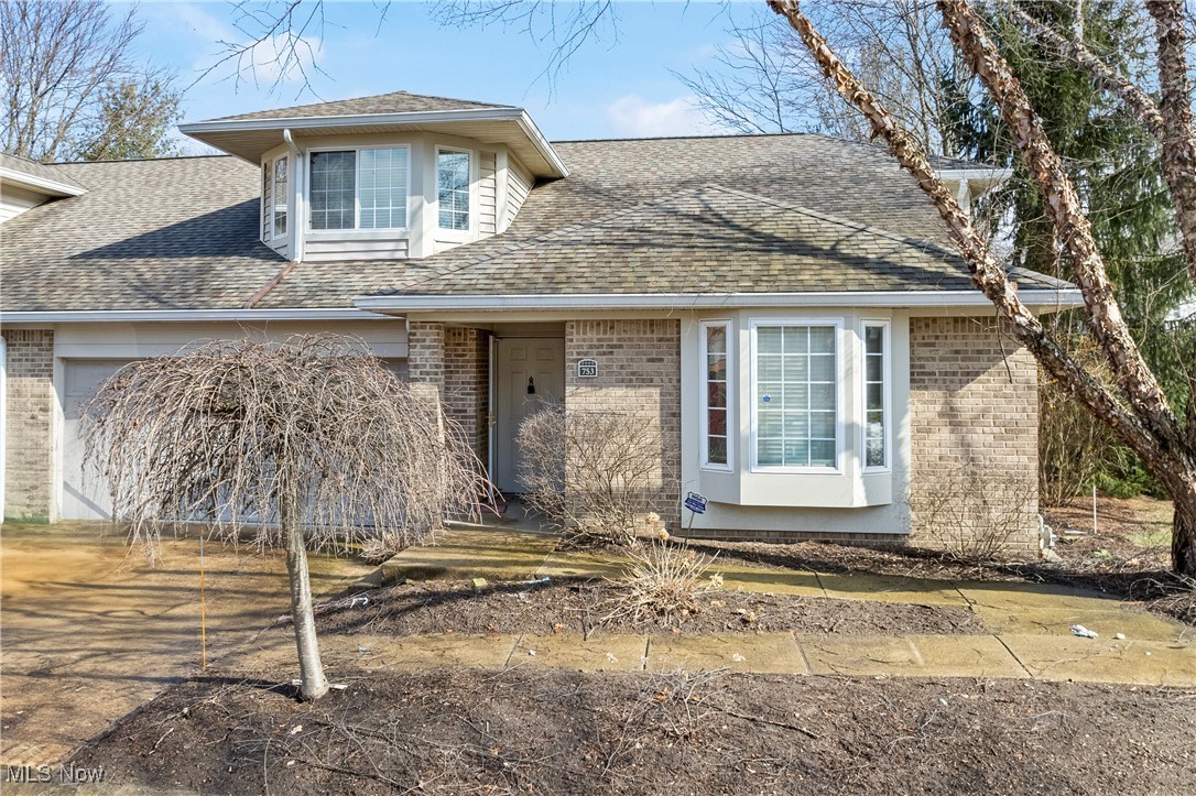 753 Cascade Mills Drive, Akron, Ohio image 2
