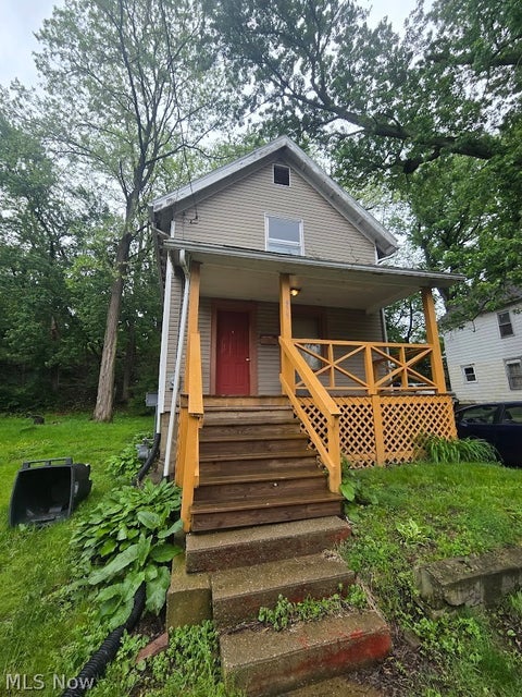 Homes For Sale - 975 Owen Avenue<br/> Akron, OH 44311