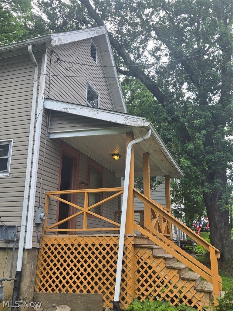 Photo of 975 Owen Avenue, Akron, OH 44311 (MLS # 5211739)