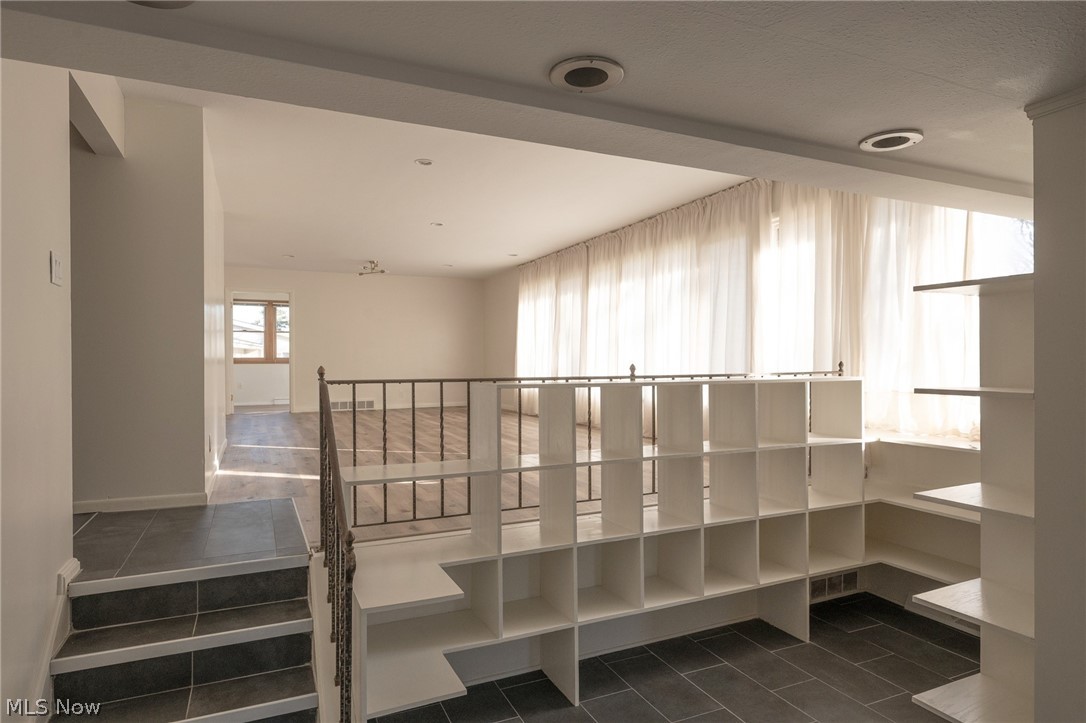 Van Sweringen Co Shaker Cntry - Residential