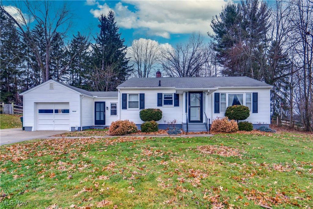 Photo of 12855 Redwood Avenue NW, Uniontown, OH 44685 (MLS # 5181674)