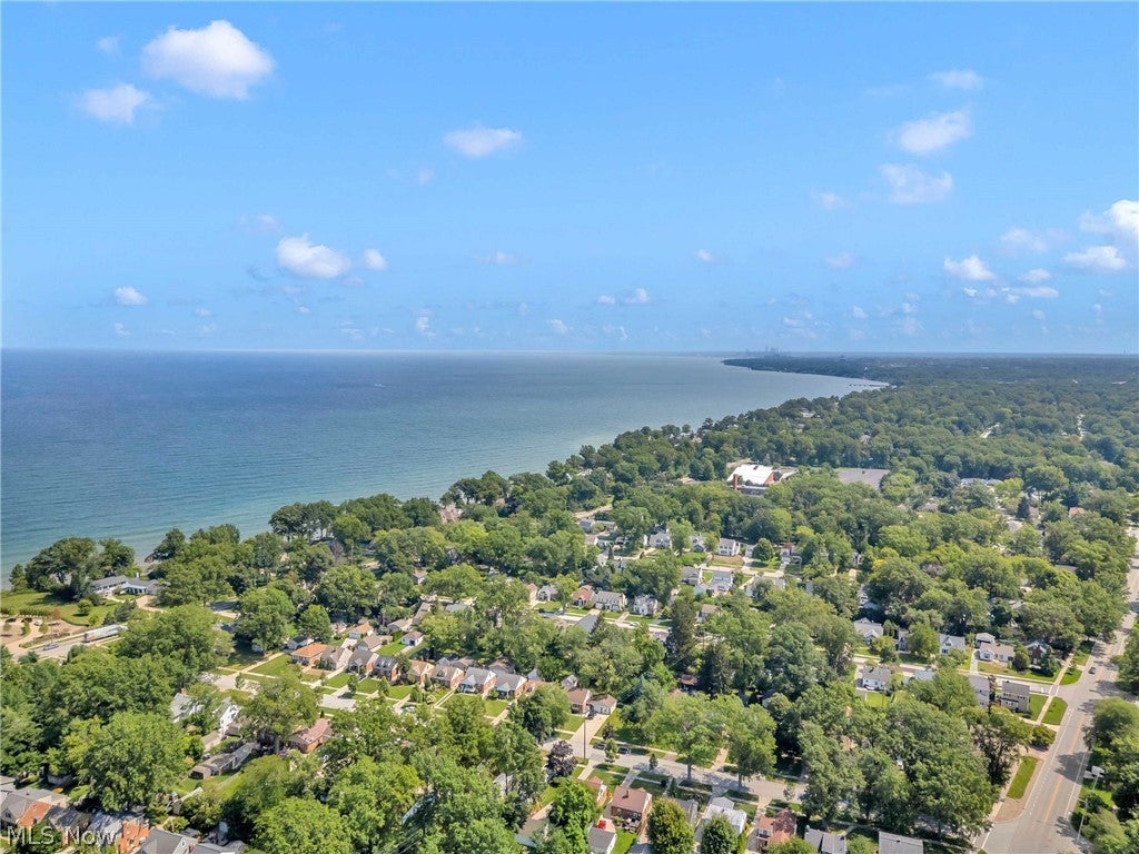 360 Huntmere Drive