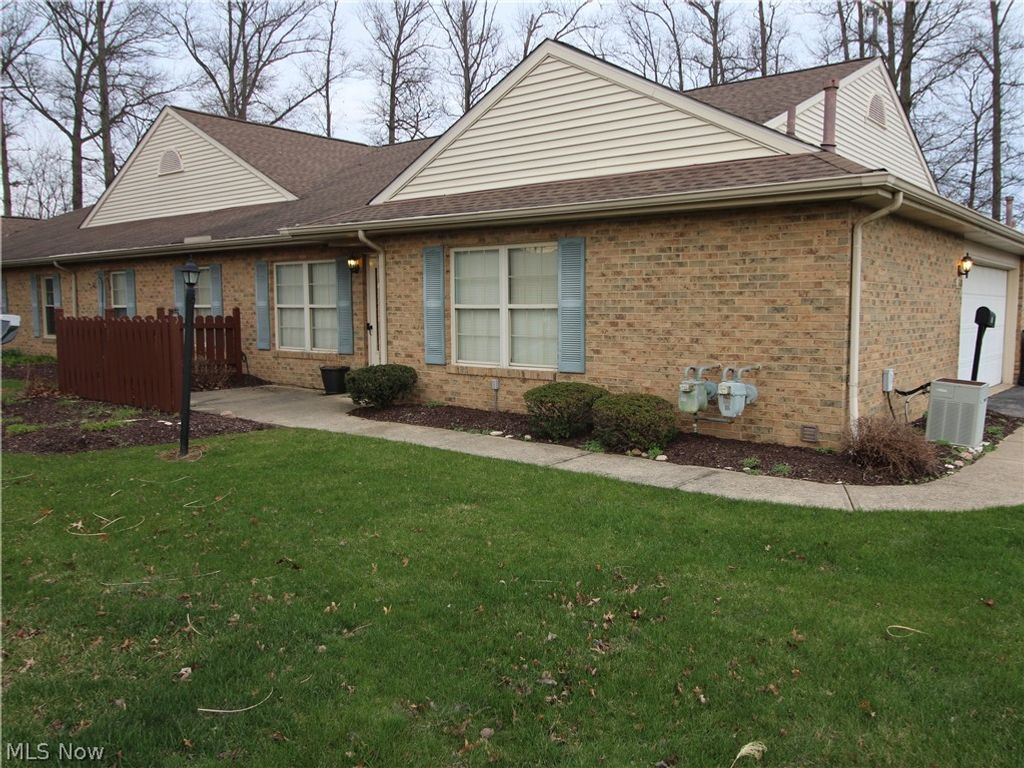 Photo of 148 Bentley Drive, Elyria, OH 44035 (MLS # 5194449)