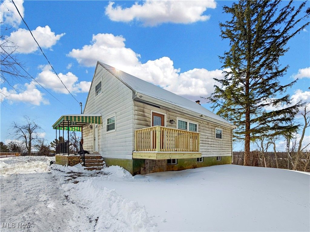 Photo of 54 Juanita Drive, Steubenville, OH 43952 (MLS # 5184592)