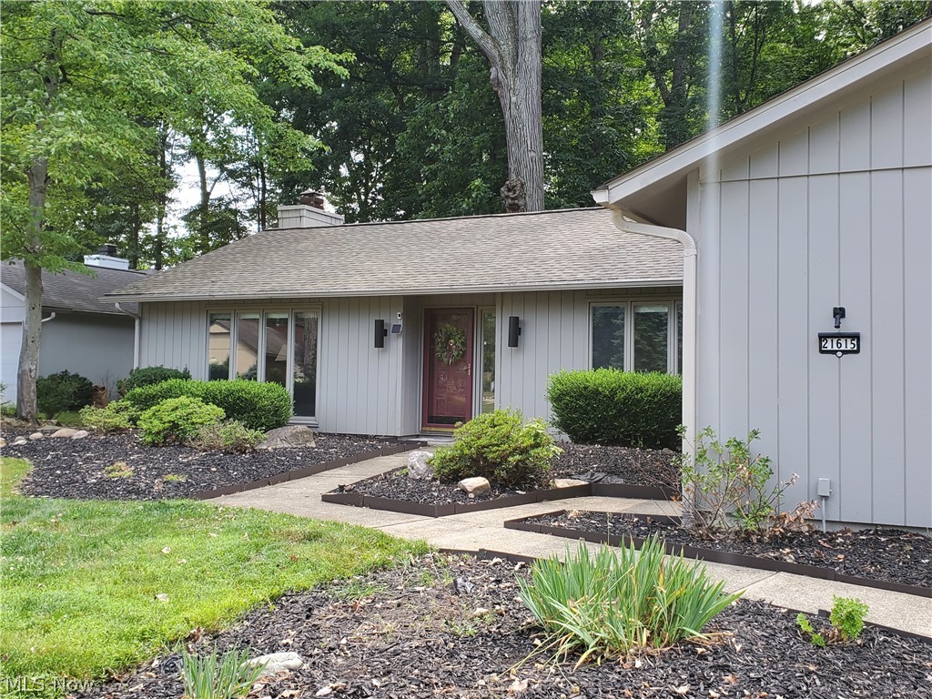 21615 Shagbark Trail