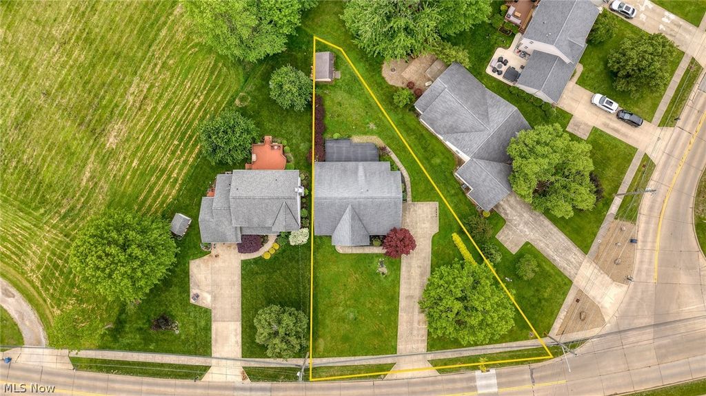Photo of 710 Erie Road, Eastlake, OH 44095 (MLS # 5212304)