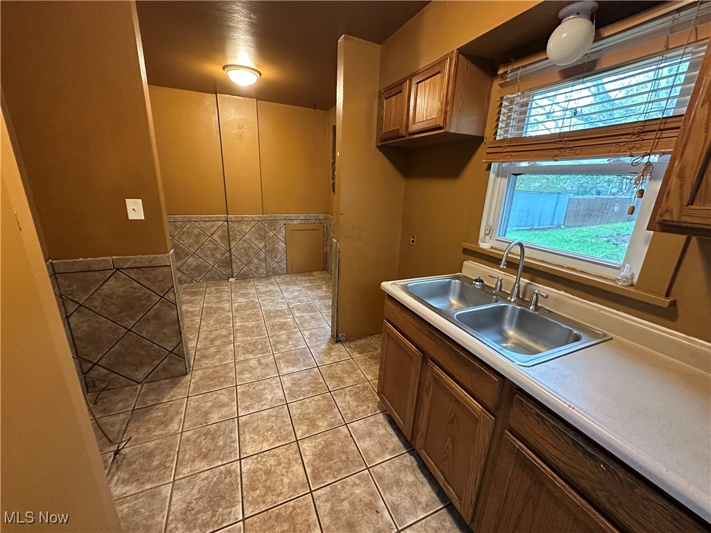 464 W Hylda Avenue, Youngstown, Ohio image 2