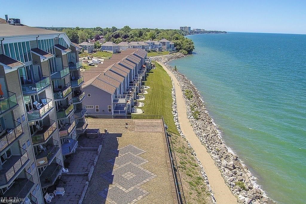 Larimar Lake Club - Residential