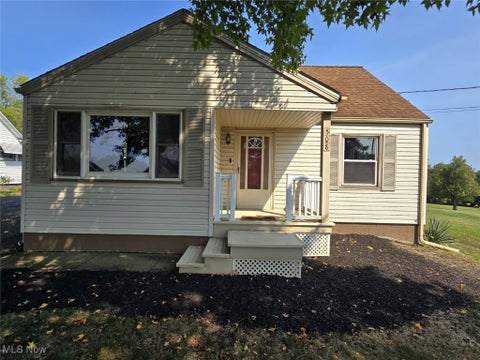 Photo for 508 Trump Avenue NE