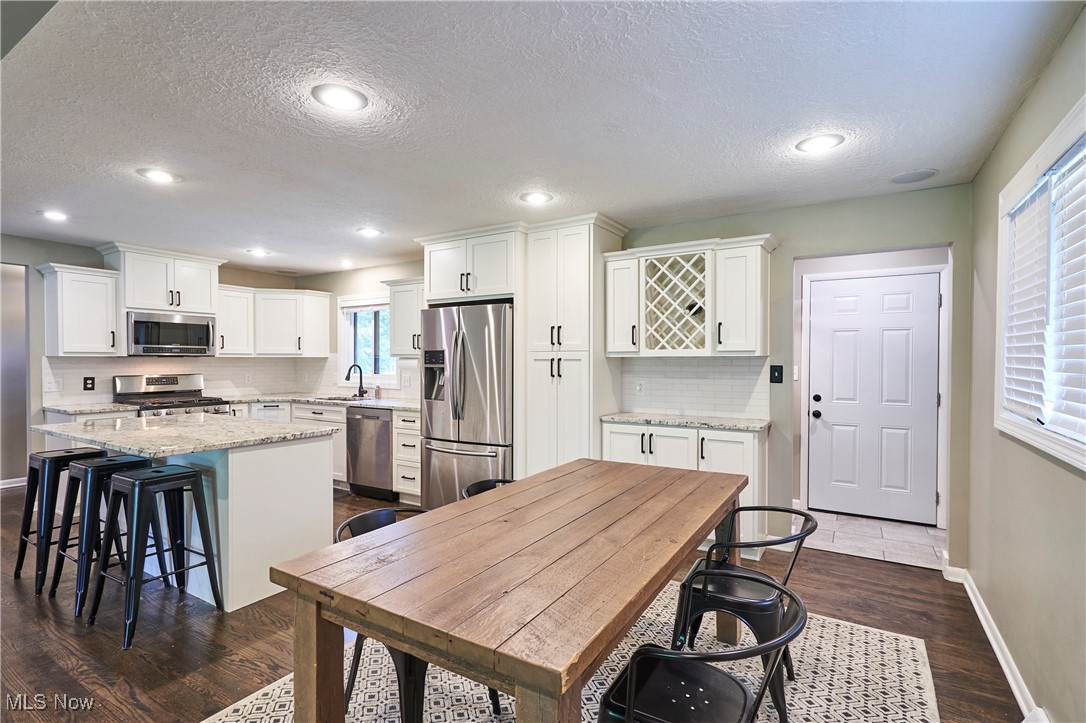 Middleburg Heights, Ohio 44130, United States, 3 Bedrooms Bedrooms, ,2 BathroomsBathrooms,Residential,Active,191354