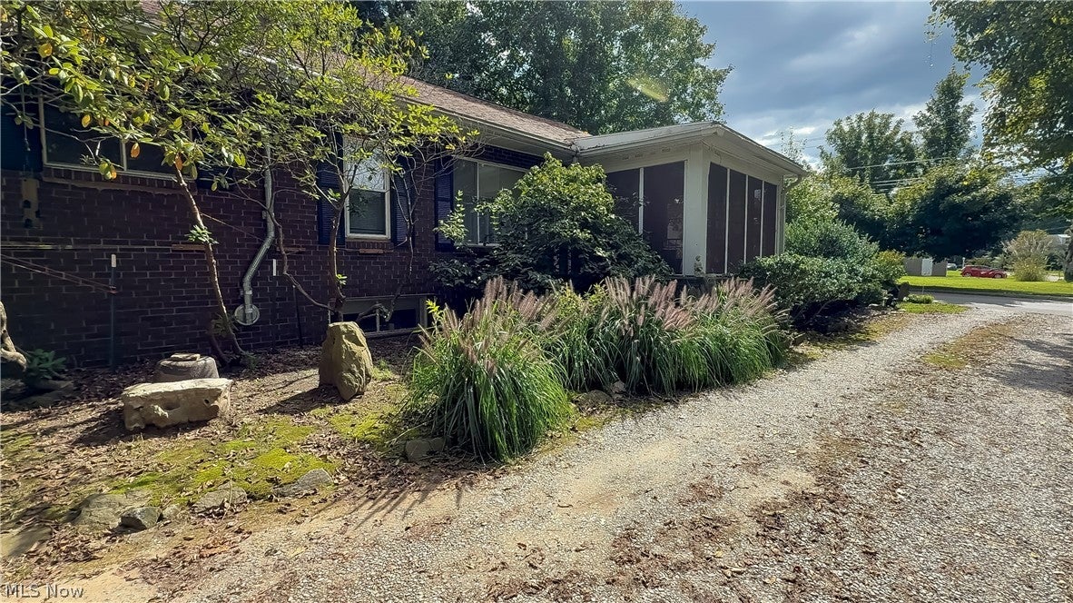 953 Lakeview Drive
