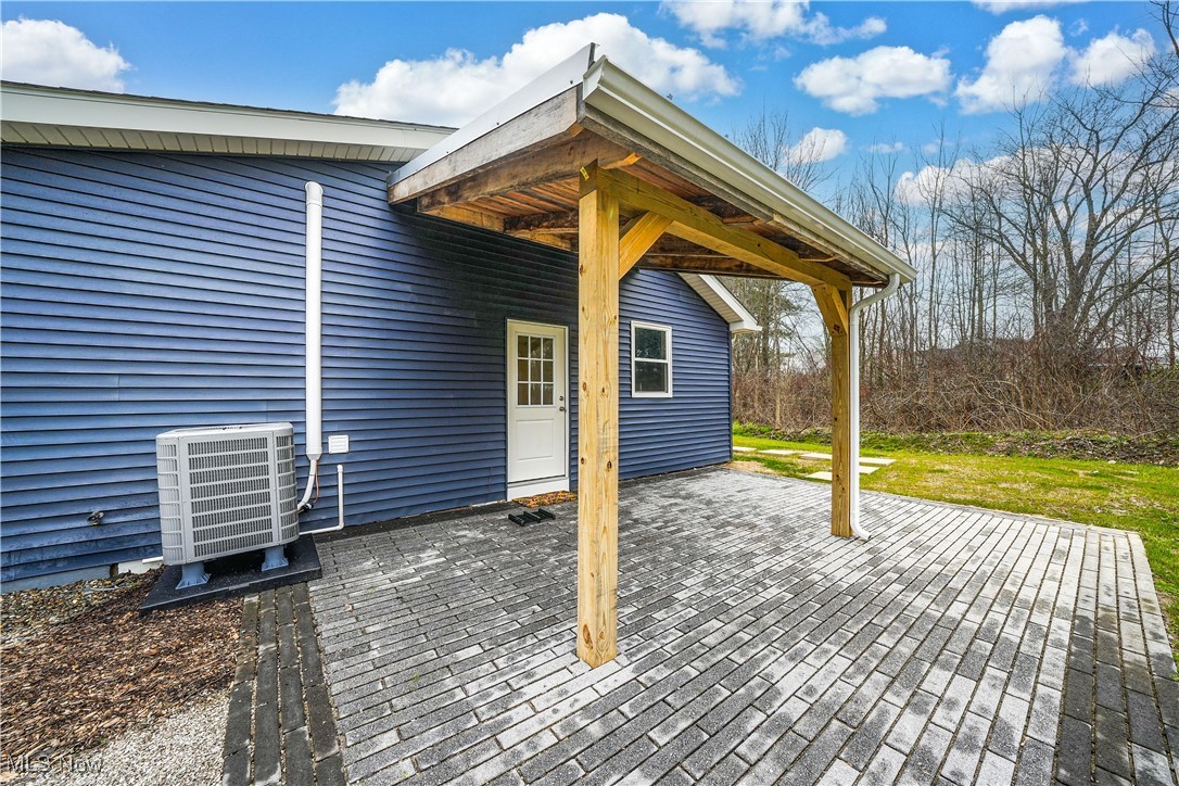 16222 Paulette Drive, Burton, Ohio image 32