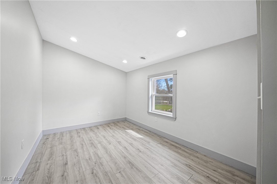 16222 Paulette Drive, Burton, Ohio image 15