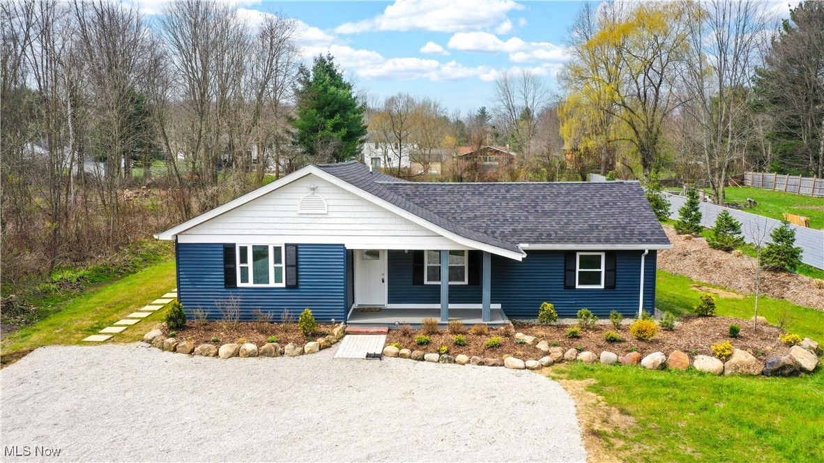 16222 Paulette Drive, Burton, Ohio image 4