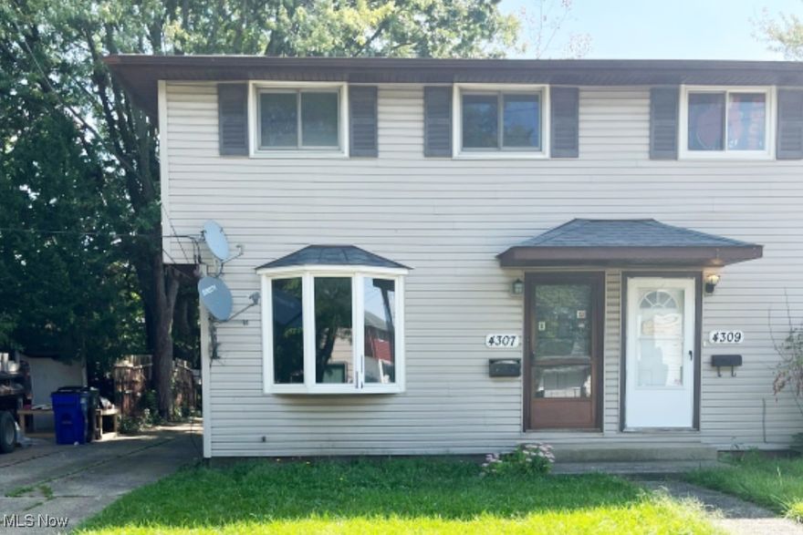 4307 W 152nd St, Cleveland - Spacious 3-bed 1.5-bath single-family home! //

$ 1,400 rent / $ 1,400 deposit //
$55 application fee per adult //
1-2 pets OK in this unit. After application pre-approval, a PetScreening is required for any animals to proceed with one of our properties; a PetScreening affidavit is still required if you have no pets. (Some breed restrictions apply per HUD guidelines). //
NO SMOKING //
1 time $169 non-refundable set up fee paid at lease signing //

$35/month required resident benefit package; can include personal property/liability insurance for an additional $10/month for $45/month total. //

After application Pre-Approval 1 applicant per household application is required to fill out a PetScreening application, before being about to proceed with placing a Reservation Fee for one of our properties. You will receive a pre-approval for your application and in order to proceed, the PetScreening is required. Even if you have NO pets - this application must be filled out. One time, non-refundable pet fee of $250-600 per animal applies to all pets & must be paid before or when you pay your first month rent. (No fee for qualified assistance animals). //

Our application is processed through secure site: Findigs, and they require ID and income verification. Without this, your application will not be processed. They offer 24/7 chat support on their application directly if you have any questions. //

BEDROOMS:3 //
BATHROOMS: 1.5 //
APPLIANCES PROVIDED:N/A //
UTILITIES / RESIDENT RESPONSIBILITY: Residents are responsible for all utilities including: water/sewer/trash, gas & electric and are responsible to maintain lawn care maintenance & snow removal. //

Serious inquiries only.
