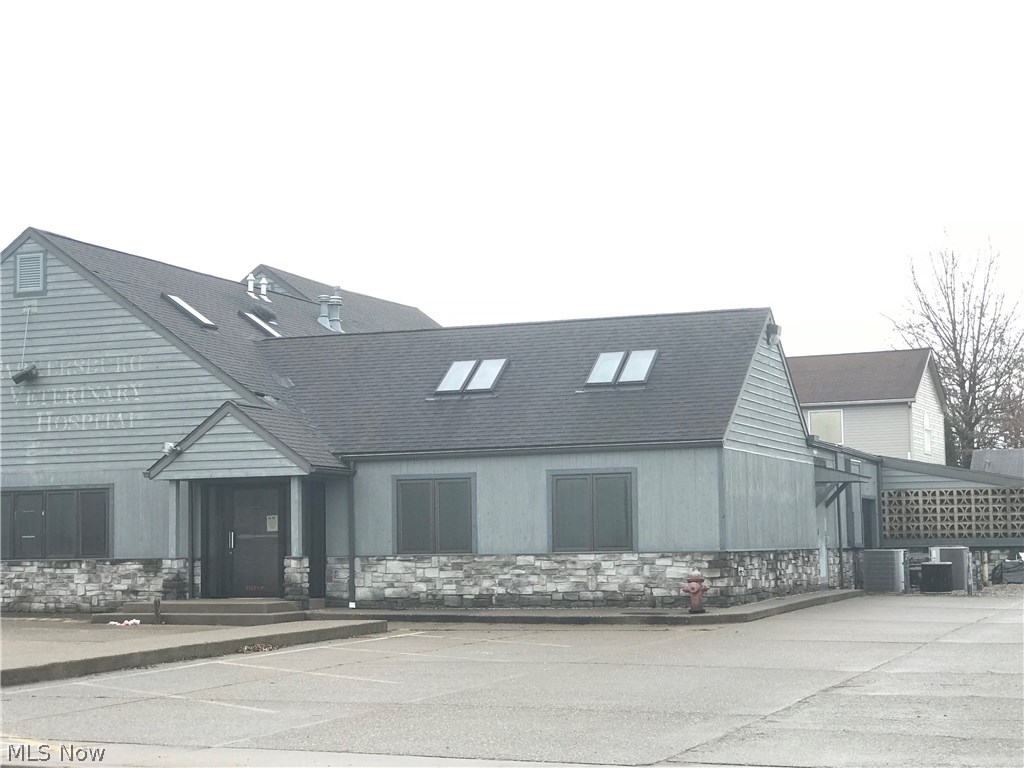 This former Veterinary Clinic offers over 6,000 square feet with three unit apartment complex sited on five parcels. Easily adapted for medical, dental or office use. Convenient North Parkersburg location on bus route. Ample parking with good visibility and access on three sides. Demographics and list of amenities available