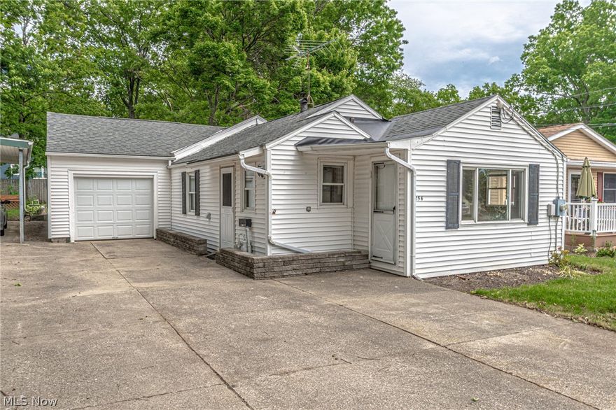 Great location in Wadsworth!!  Lots of updates to this home!  Vinyl Siding,  Windows,  Roof and Furnace have all been upgraded.  The one car Tandem garage is extra deep and has garage door to back yard,  could possible fit two smaller cars.  Come take a look,  won't last long at this bargain price.