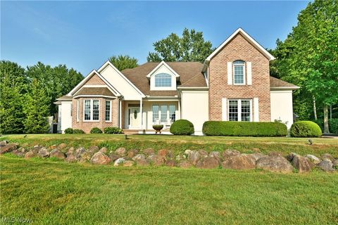 Homes For Sale - 9216 Warren Painesville Road<br/> North Bloomfield, OH 44450
