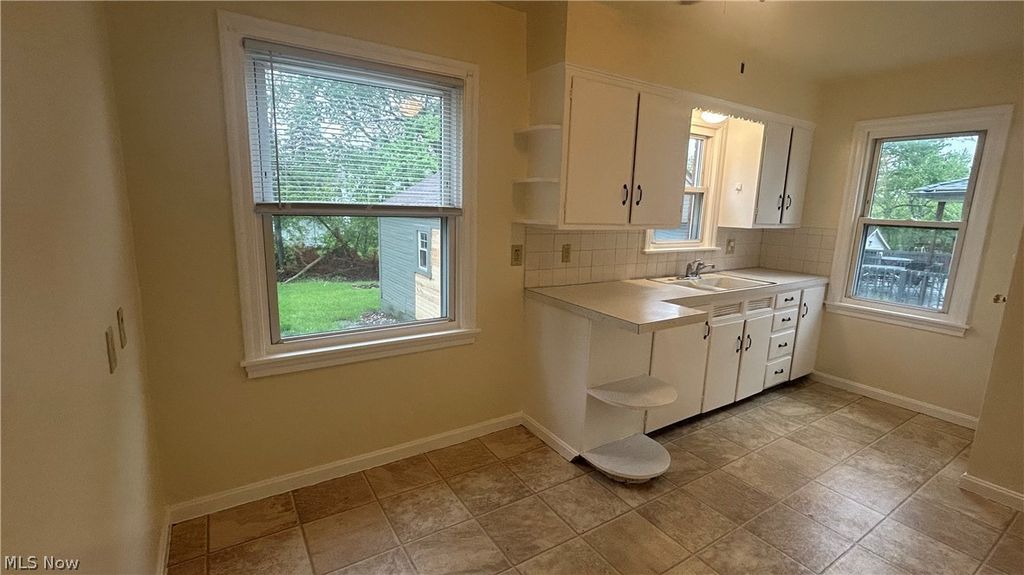 Photo of 233 E Main Street, Girard, OH 44420 (MLS # 5199397)