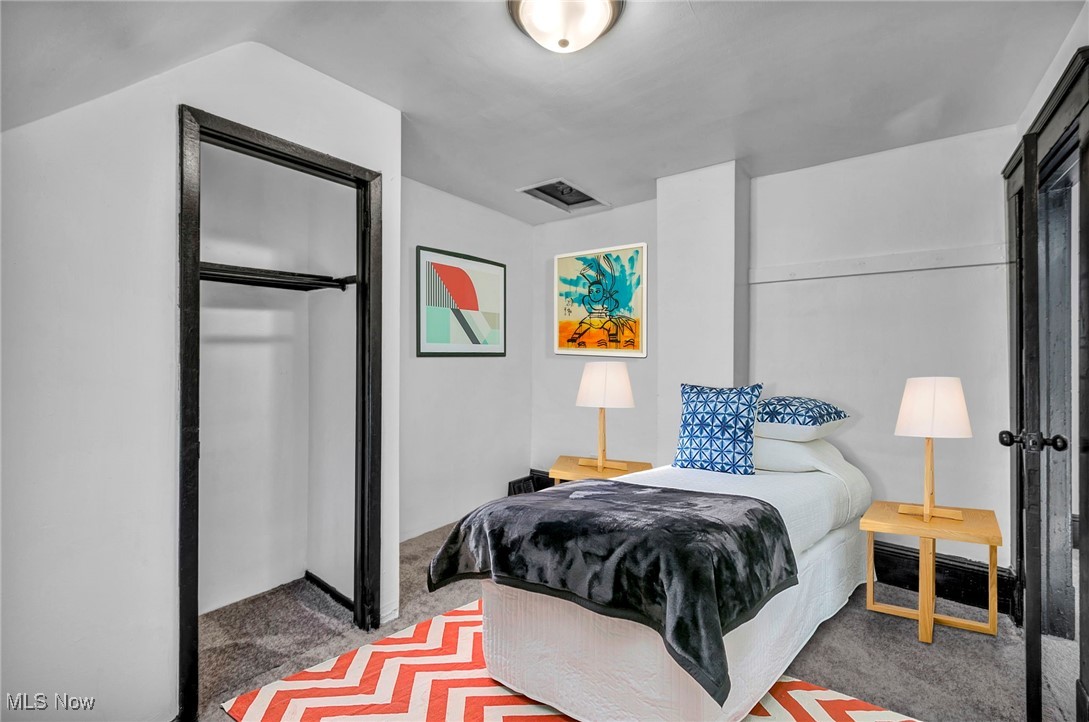 James M Hoyts - Residential