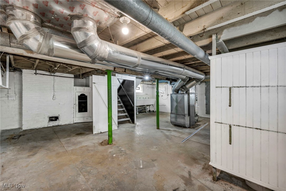 James M Hoyts - Residential